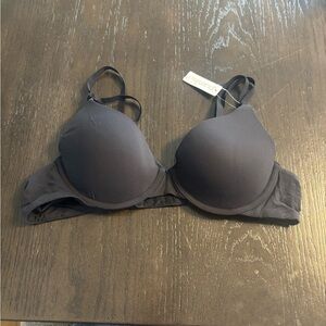 Nueskin Women Underwire Bra Size
36A Padded Black Solid Back Closure
New